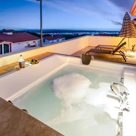 With Shared Pool And Jacuzzi In Seydikemer