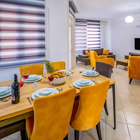 With Shared Pool And Jacuzzi In Seydikemer Villa Karadere (Aegean)