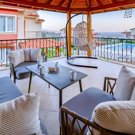 With Shared Pool And Jacuzzi In Seydikemer *